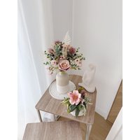 Toller Kleiner Blumenstrauß in Rosa Beige Creme Grün Aus Kunstblumen - Flower Bouquet Rosen & Disteln Von Lieblingskrams von Lieblingskrams