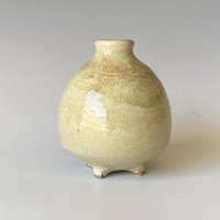 Kleiner Riese, 4 Beinige Handgemachte Keramikvase, Cvjn5Ys7 von LifeAndClay