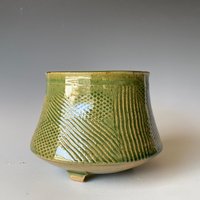 strukturierte Olivgrüne Tripod-Keramikschüssel, Handmadebowl, Cdb3Orosb35 von LifeAndClay