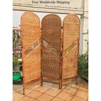 Handgemachter Rattan Raumteiler | 3-Panel Faltbare Cane Trennwand |Rattan Sichtschutz| Boho Bed Headboard 2 Meter Handgefertigt Decor von LifeOnWall