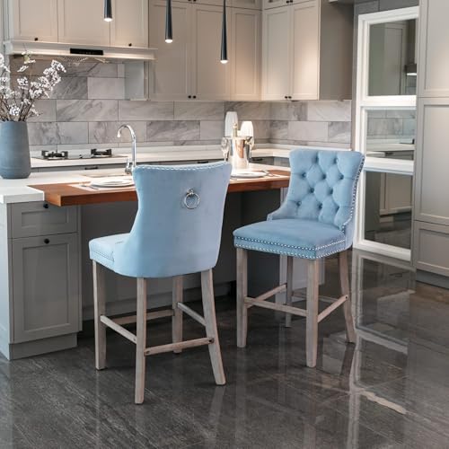 Lighluxy Moderne Barhocker mit Samtbezug, Knopfverzierung, Holzbeinen und Chrom-Nagelkopfverzierung, Barstühle im Freizeitstil, Barhocker, 2er-Set (hellblau) von Lighluxy