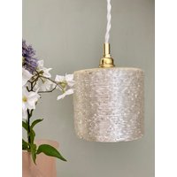 Vintage Tulpen-Pendelleuchte Aus Harz Vintage Tulpen-Pendelleuchte Aus Harz von LightBlossomBoutique