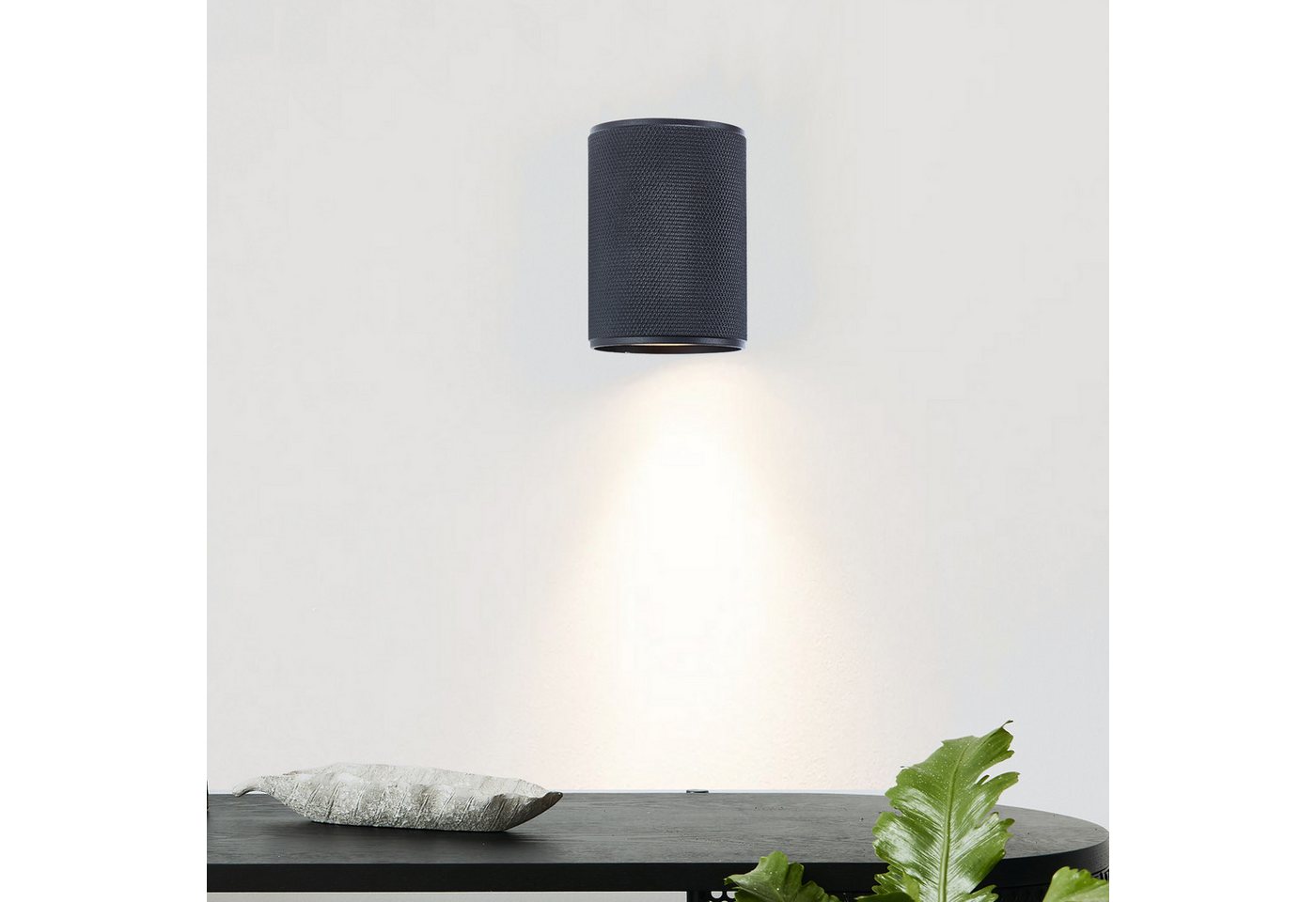 Lightbox LED Wandleuchte, LED wechselbar, warmweiß, Wandleuchte, 9 x 7 cm, GU10, Aluminium, schwarz von Lightbox