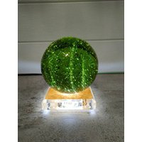 Sphare Poliert Andara Kristall Grün Gelb Kugel 2265Gr Mit Sockel, Lampe Und Dimmer Für Beleuchtung von Lightofandara