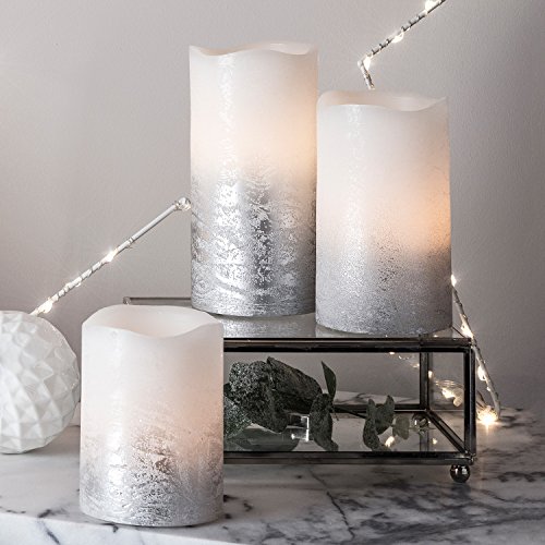 Lights4fun 3er Set LED Echtwachs Kerzen flackernd warmweiß silber Timer batteriebetrieben Kerze Weihnachten LED Adventskerzen Lights4fun 3er Set LED Echtwachs Kerzen flackernd warmweiß silber Timer batteriebetrieben Kerze Weihnachten LED Adventskerzen von Lights4fun