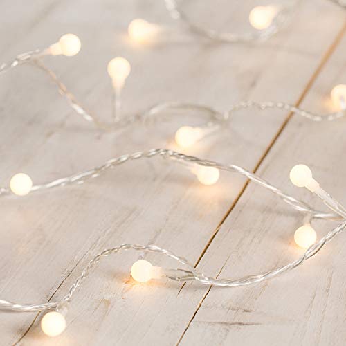 Lights4fun 40er LED Kleine Kugel Lichterkette mit warm weißem Licht 6 m Strombetrieb Lichterkette Innen mit Stecker [Energieklasse A++] Deko Kinderzimmer Wohnzimmer Party von Lights4fun