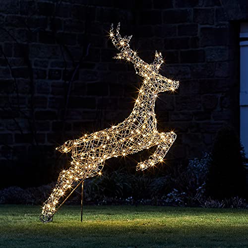 Lights4fun 146cm Harlow 3-in-1 LED Rattan Rentier Figur Hirsch mit Timer Weihnachtsbeleuchtung für außen und innen Weihnachtsfigur Outdoor Weihnachtsdeko Außen Weihnachtsfigur Aussen Lights4fun 146cm Harlow 3-in-1 LED Rattan Rentier Figur Hirsch mit Timer Weihnachtsbeleuchtung für außen und innen Weihnachtsfigur Outdoor Weihnachtsdeko Außen Weihnachtsfigur Aussen von Lights4fun