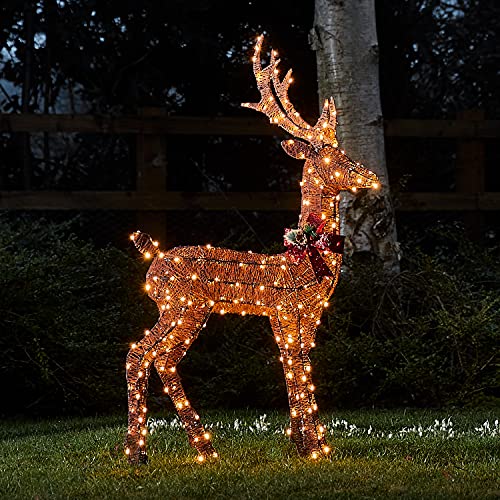 Lights4fun 240er LED Braunes Harewood Rentier Glitzer Hirsch Figur warmweiß 130cm Timer Weihnachtsbeleuchtung für außen und innen Weihnachtsfigur von Lights4fun