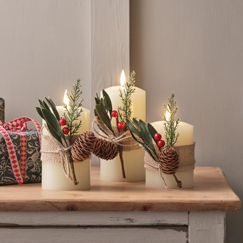 Lights4fun 3er Set LED TruGlow® Weihnachtskerzen mit Winterlaub und Fernbedienung und Timer Batterie Weihnachtsdeko Tischdeko Weihnachten von Lights4fun