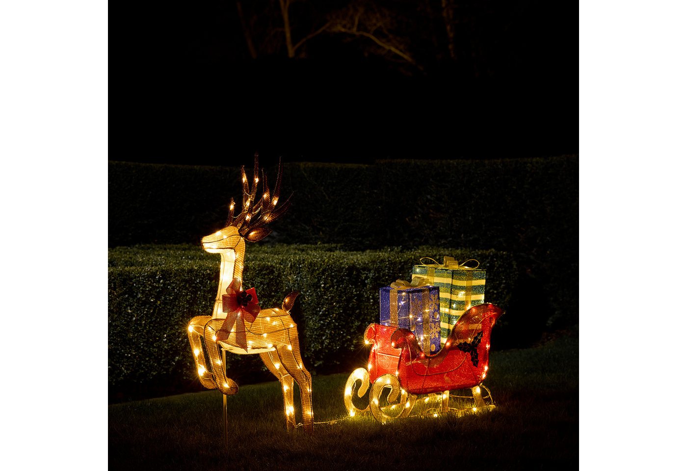 Lights4fun LED-Dekofigur Farbiges LED-Rentier mit Schlitten voller Geschenke Lights4fun LED-Dekofigur Farbiges LED-Rentier mit Schlitten voller Geschenke von Lights4fun