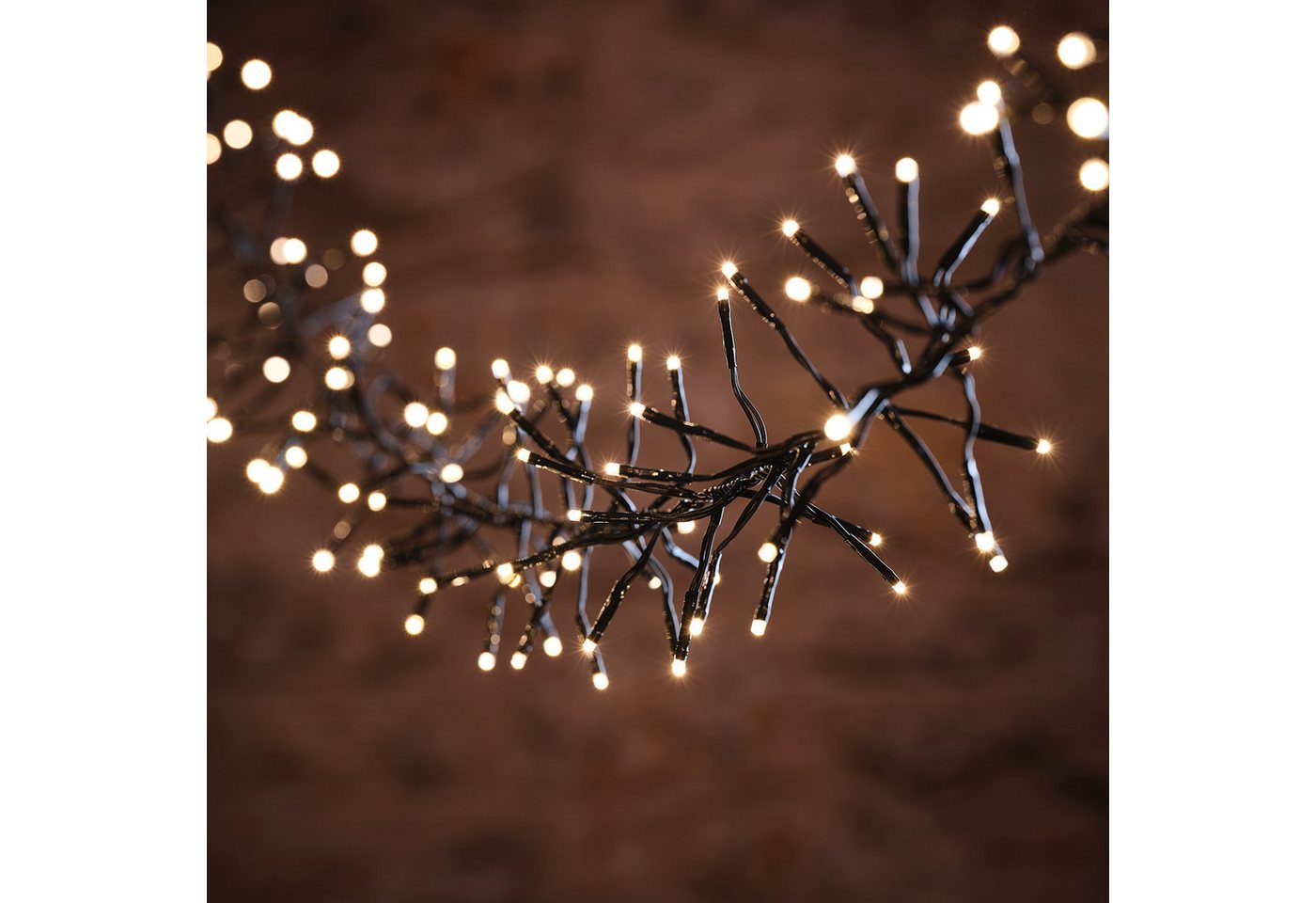 Lights4fun LED-Lichterkette Lichterkette Cluster 7 m 720 LED warmweiß schwarzes Kabel IP44 Lights4fun LED-Lichterkette Lichterkette Cluster 7 m 720 LED warmweiß schwarzes Kabel IP44 von Lights4fun