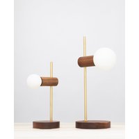 Walnuss & Satin Messing Tischleuchte Tala Porzellan von LightsOfLondon