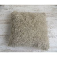 Zottel Schafwolle Kissen Langfloriges Fell, Gewebtes Dekokissen Zottel Schafwolle Kissen Langfloriges Fell, Gewebtes Dekokissen von Likableshop