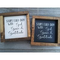 Beginnen Sie Jeden Tag Mit Gott, Gnade Und Dankbarkeit Mini Holz Gerahmt Zeichen von LilRusticSignShoppe