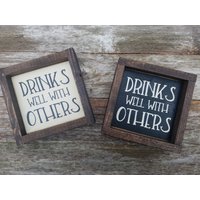 Getränke Gut Mit Anderen Drucken - Rustikale Holz Gestalteten Zeichen Mann Höhle Schild Garage Freundin-Geschenk von LilRusticSignShoppe