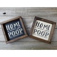 Home Is Where You Poop Most Comfortably - Lustiges Badezimmer Schild Rustikales Holz Gerahmtes Minischild von LilRusticSignShoppe