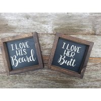 I Love His Beard, Her Butt - Rustikales Mini-Set Mit Holzrahmen On Trend Sign Set von LilRusticSignShoppe