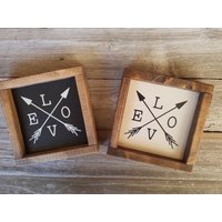 Liebe - Rustikale Holz Gerahmt Mini Zeichen Mit Pfeilen von LilRusticSignShoppe
