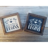 Und So Das Abenteuer Beginnt-Rustikale Holz Mini-Zeichen Gestalteten - Liebe Dekor Und So Das Abenteuer Beginnt-Rustikale Holz Mini-Zeichen Gestalteten - Liebe Dekor von LilRusticSignShoppe