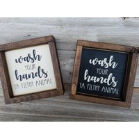 Waschen Sie Ihre Hände Schmutzig Tier - Rustikale Holz Gerahmt Mini Zeichen Lustige Badezimmer von LilRusticSignShoppe