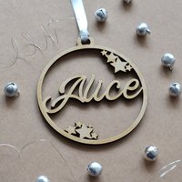 Personalisierte Weihnachtsdekoration Mit Vorname Und Sternen. Hölzerne - Individuelle Dekoration Für Weihnachtsbaum Personalisierte Weihnachtsdekoration Mit Vorname Und Sternen. Hölzerne - Individuelle Dekoration Für Weihnachtsbaum von LiliChipie