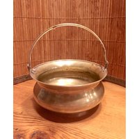 Vintage Versilberte Bonbon Schale Servierplatte Mit Griff Punziert Made in India Ol69 Vintage Versilberte Bonbon Schale Servierplatte Mit Griff Punziert Made in India Ol69 von LiliasAntiques