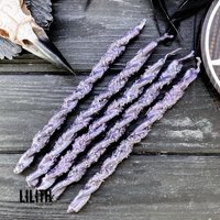 Set Von 5 Potentielle Entsperrung Verdrehte Bienenwachs Ritualkerzen Mit Kräutern von LilithMagicCandles
