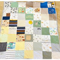 Handmade Memory Decke/Patchwork Erinnerungsdecke Aus Babykleidung Oder Kleidung Geliebter Menschen Personalisiert Erinnerungsbär von LilleLivDesign
