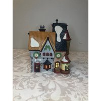 Abt. 56 - Tassy's Fäustlinge & Hassel's Woolies Nordpol-Serie; Abteilung Pensioniertes Vintages Weihnachtsdorf Beleuchtetes Porzellanhaus von LilliansCornerFinds