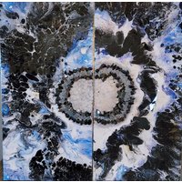 2 Stück Resin Kunst Mit Heilkristallen, Gemacht Black Obsidian Und Clear Quartz Trommelsteinen Auf Leinwand von LillyRuizArt