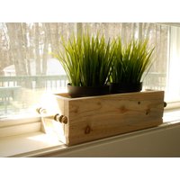 Fenster Pflanzkasten Mit Vintage Messinggriffen Aus Recycelter Palette von Lilpicker
