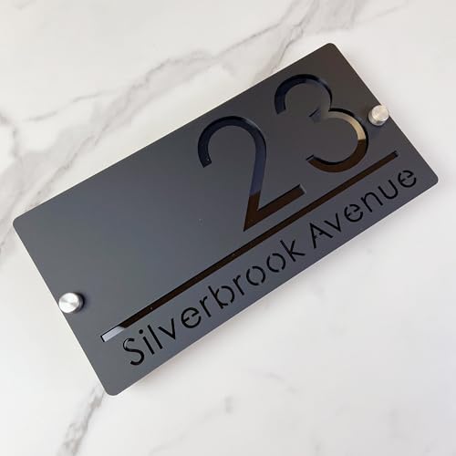 Hausnummernschild für den Außenbereich, hängendes Design, personalisiertes Hausnummernschild, 3D-Straßennamenschild, lasergeschnitten, modernes Acryl, Schwarz & Schwarz Hausnummernschild für den Außenbereich, hängendes Design, personalisiertes Hausnummernschild, 3D-Straßennamenschild, lasergeschnitten, modernes Acryl, Schwarz & Schwarz von LinCognivant