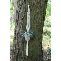 Breite Makrameeblumenampel "Kopenhagen" Ohne Ring Aus Nachhaltigen Materialien || Makramee Urban Jungle Blumenhänger Für Die Wand von LinasLustigerLaden