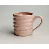 Pam Pink Becher Büro Beesly Jim Benutzerdefinierte Keramik Pam Pink Becher Büro Beesly Jim Benutzerdefinierte Keramik von LindaReneePottery