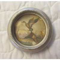 1970Er Jahre Stockenten Im Flug Untersetzer Signierter Aluminiumrahmen 1970Er Jahre Stockenten Im Flug Untersetzer Signierter Aluminiumrahmen von LindasGeneralStore