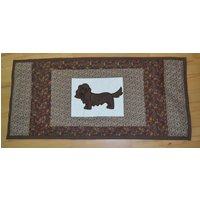 Dachshund Tabellenläufer von LindasPrettyStitches