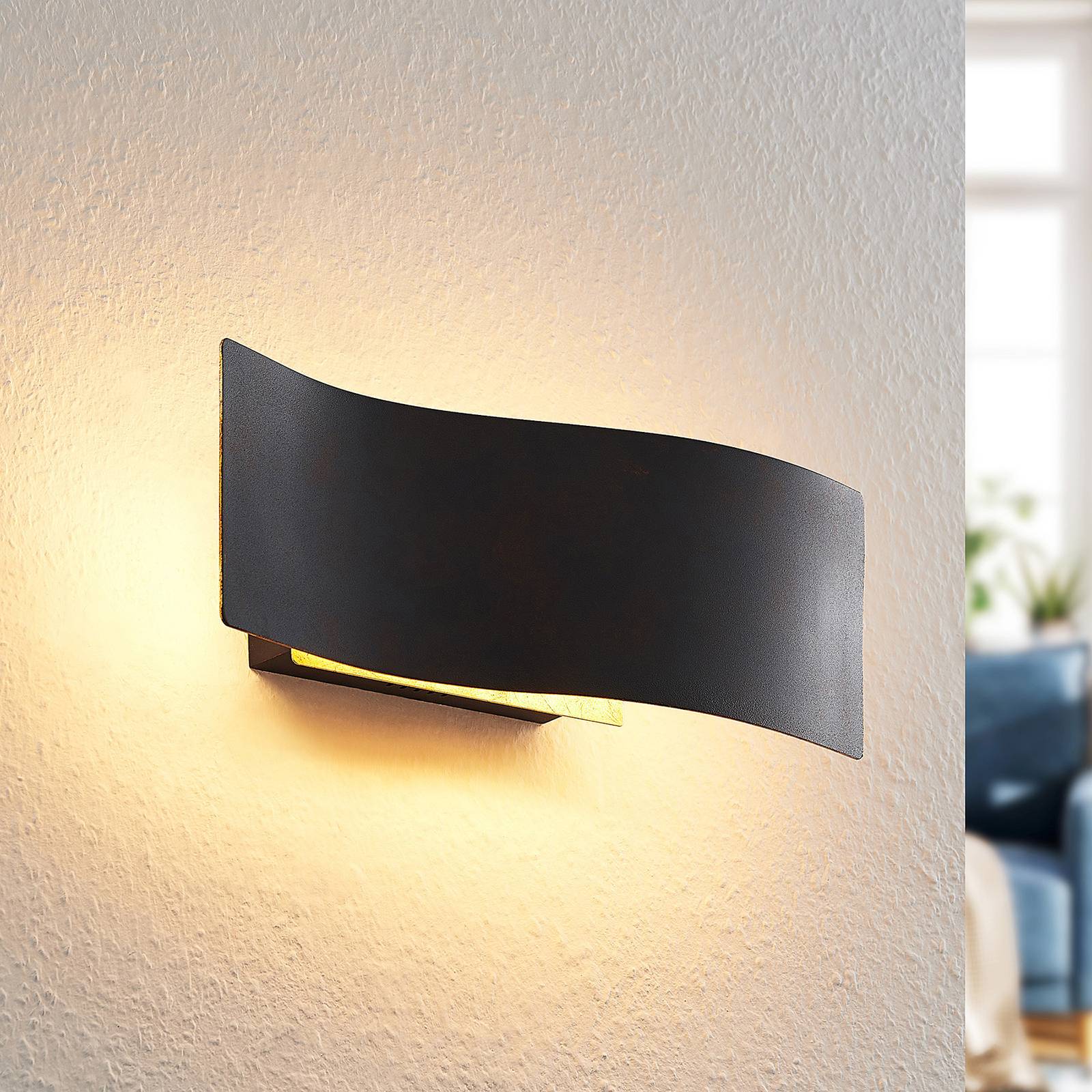 Lindby Larisa LED-Wandleuchte in welliger Form von LINDBY