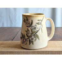 Handgemachter Keramik Apfelblüten Becher, Kaffee Oder Teebecher, Rad Geworfen Becher Für Gärtner, Rosa Blume, Wildblume, 16 Unzen Kaffeetasse Handgemachter Keramik Apfelblüten Becher, Kaffee Oder Teebecher, Rad Geworfen Becher Für Gärtner, Rosa Blume, Wildblume, 16 Unzen Kaffeetasse von LindseyChandlerArt