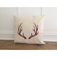 Büffelgeweih | Rot Kissenbezug von LinenAndIvory