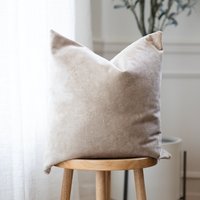 Evy || Warmer Brauner Wildleder-Kissenbezug | Imitat Neutrales Dekokissen Kissen Faux Wildlederkissen Neutral Sham Lendenkissen von LinenAndIvory