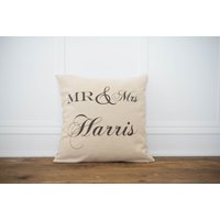 Mr. & Mrs. Personalisierte Kissenhülle von LinenAndIvory