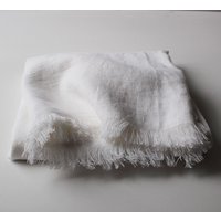 Handgemachte Leinen Decke Weiße Boho Fransen Decke von LinenHandmadeStudio