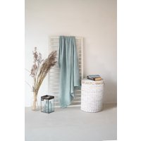 Hellblaue Leinendecke Tagesdecke Bettüberwurf Boho Wohndeko Sofatröster Ihre Geschenkdecke Strandteppich Außenterrassendecke von LinenLifeIdeas