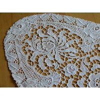 Antik + Kostbar " Sehr Feiner Plauener Spitzen Tisch Läufer Decke Mit Blumen "Hochzeits Geschenk Traumhafte Spitze von Linenandtextiles