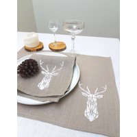 Leinen Platzdeckchen , Weihnachtsgeschirr. Weihnachts-Hirsch Tischsets. Weihnachtsräumung von LinenbyRasaOga
