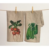 Leinen Küchentücher Set Mit Erbsen Und Rettich Print Cottage Decor von Linoroom