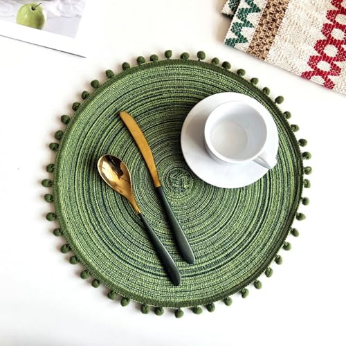 Lirzxin Platzsets 2er Set, Rund Tischset Abwaschbar Hitzebeständig rutschfest Kreis Geflochten Muster mit Pompon Polyester Platz-Matten für Küche, Grün, 38CM Lirzxin Platzsets 2er Set, Rund Tischset Abwaschbar Hitzebeständig rutschfest Kreis Geflochten Muster mit Pompon Polyester Platz-Matten für Küche, Grün, 38CM von Lirzxin