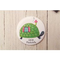 Schildkrötenmagnet, Illustrierter Kühlschrankmagnet, Tragbares Zuhause von LisaCiccone