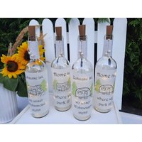 Flaschenlicht Wohnmobil Wohnwagen Zuhause Ist Leuchtflasche Home Is Geschenk Für Camper Laterne Beleuchtung Flaschenlicht Wohnmobil Wohnwagen Zuhause Ist Leuchtflasche Home Is Geschenk Für Camper Laterne Beleuchtung von LisasHandwerkstatt