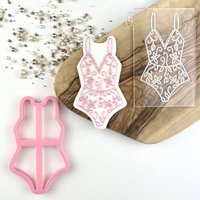 Bodysuit Ausstecher Und Prägung, Hen Party Cookie Stempel, Hochzeit Braut Briefkasten Ideen von LissieLoves